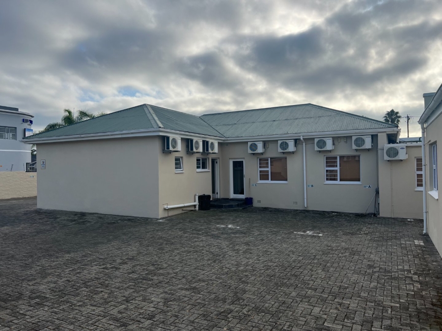 Commercial Property for Sale in Vincent Eastern Cape